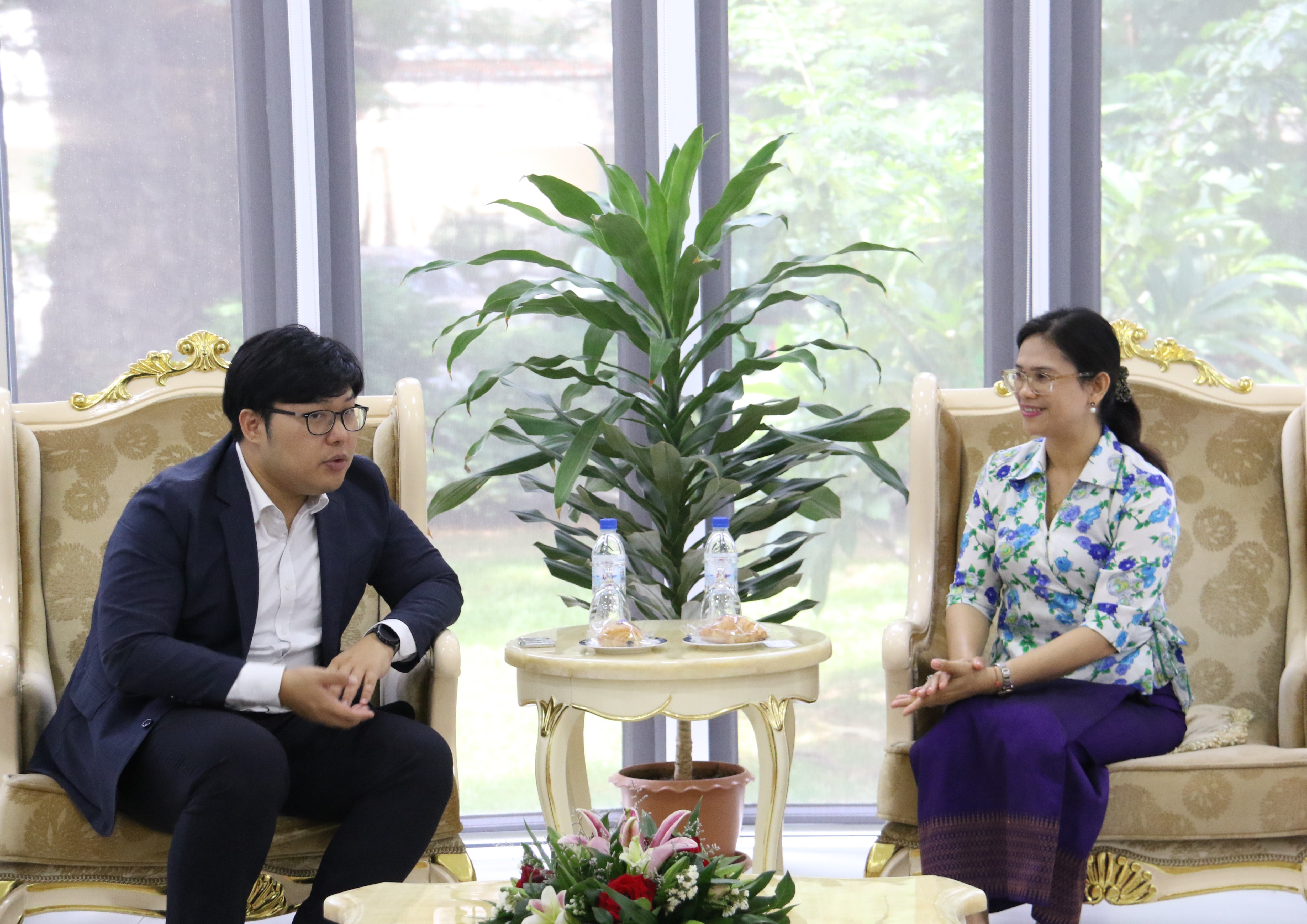 Discussions with KOICA on World Friends Korea Volunteer Program